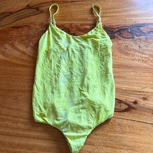 Acacia Hina in pistachio snakeskin print